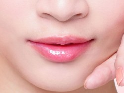 Phun môi mực bóng