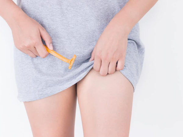 Cạo lông vùng kín có thể gây kích ứng da vùng nhạy cảm (Nguồn: Internet)