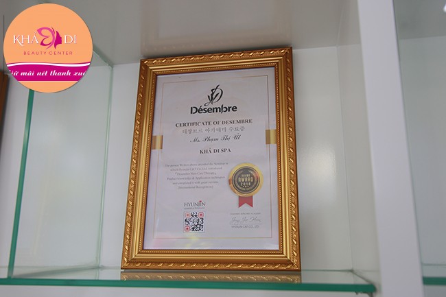 <p>Công nghệ ngày ngày tiên tiến, bắt kịp xu hướng quốc tế,&nbsp;<b>thẩm mỹ viện Khả Di tại TP. Nha Trang</b>&nbsp;đã và đang áp dụng những biện pháp cùng trang thiết bị hiện đại nhất để phục vụ tối ưu nhất nhu cầu làm đẹp của chị em phụ nữ, từ đó có thể tư vấn giúp họ làm đẹp an toàn và mang lại hiệu quả nhất định.</p>